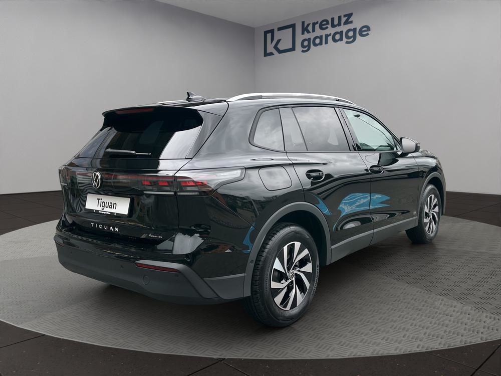 VW Tiguan UNITED, Petrol, New car, Automatic - 3