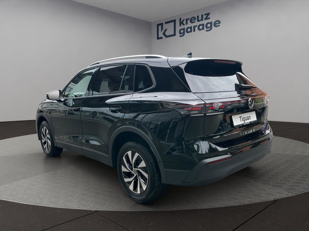 VW Tiguan UNITED, Petrol, New car, Automatic - 4