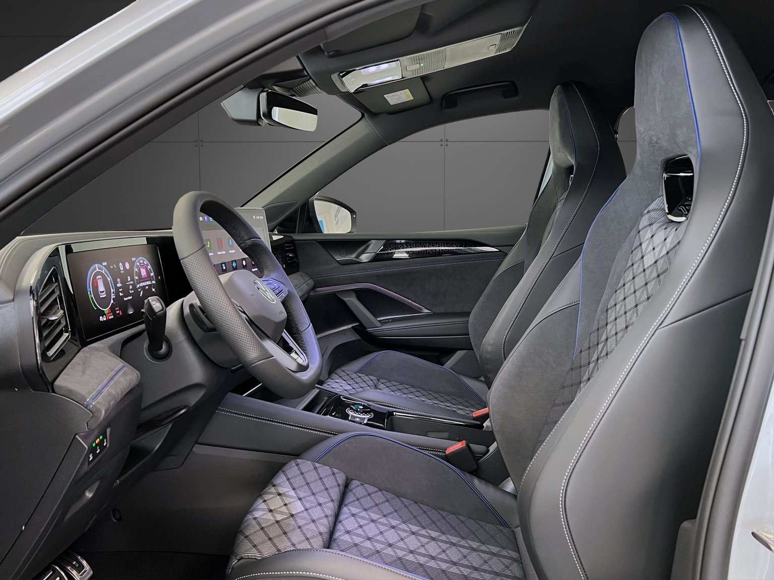 VW Tiguan 1.5 TSI evo2 eHybrid R-Line DSG, Hybride Rechargeable Essence/Électricité, Voiture nouvelle, Automatique - 6
