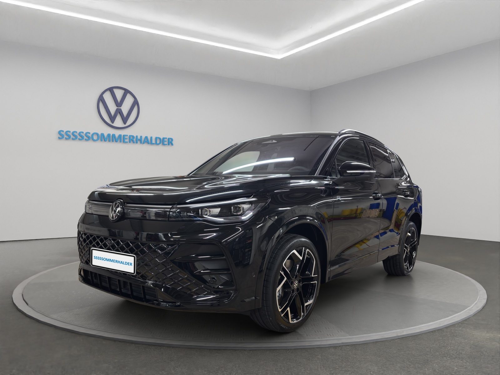 VW Tiguan R-Line Plus