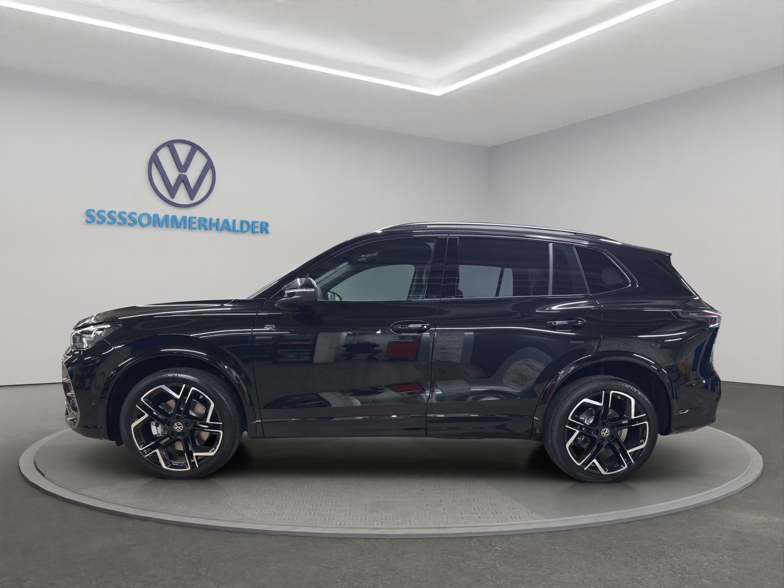 VW Tiguan R-Line Plus, Benzin, Neuwagen, Automatik - 2