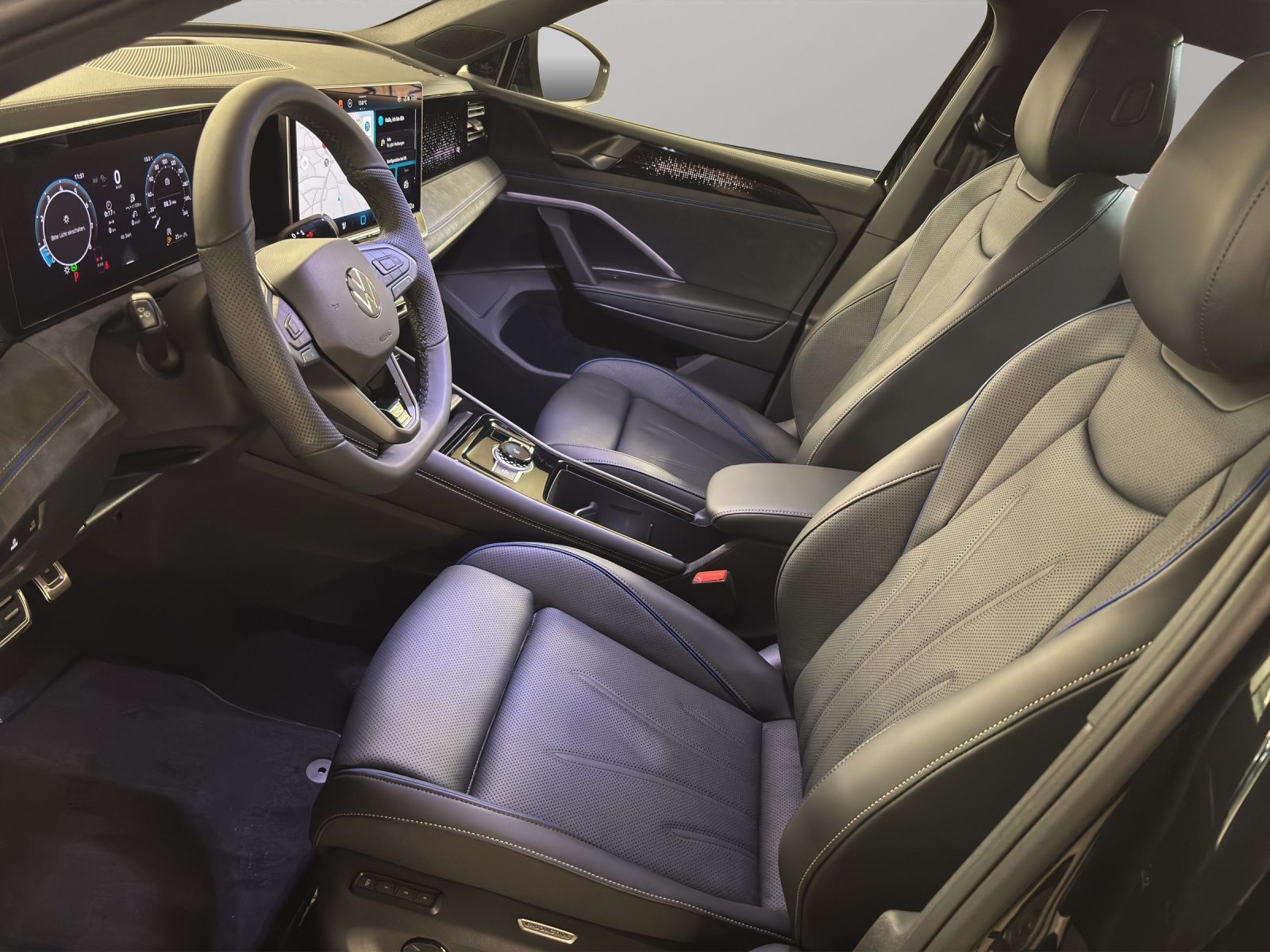 VW Tiguan R-Line Plus, Benzin, Neuwagen, Automatik - 6