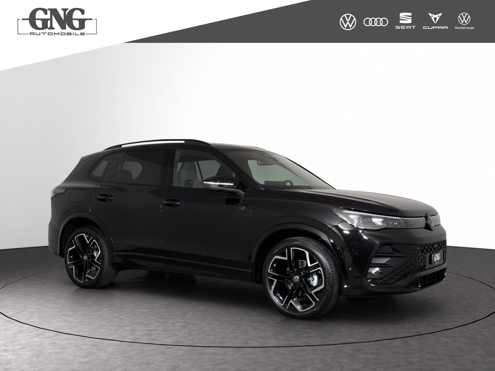 VW Tiguan R-Line, Petrol, New car, Automatic - 4