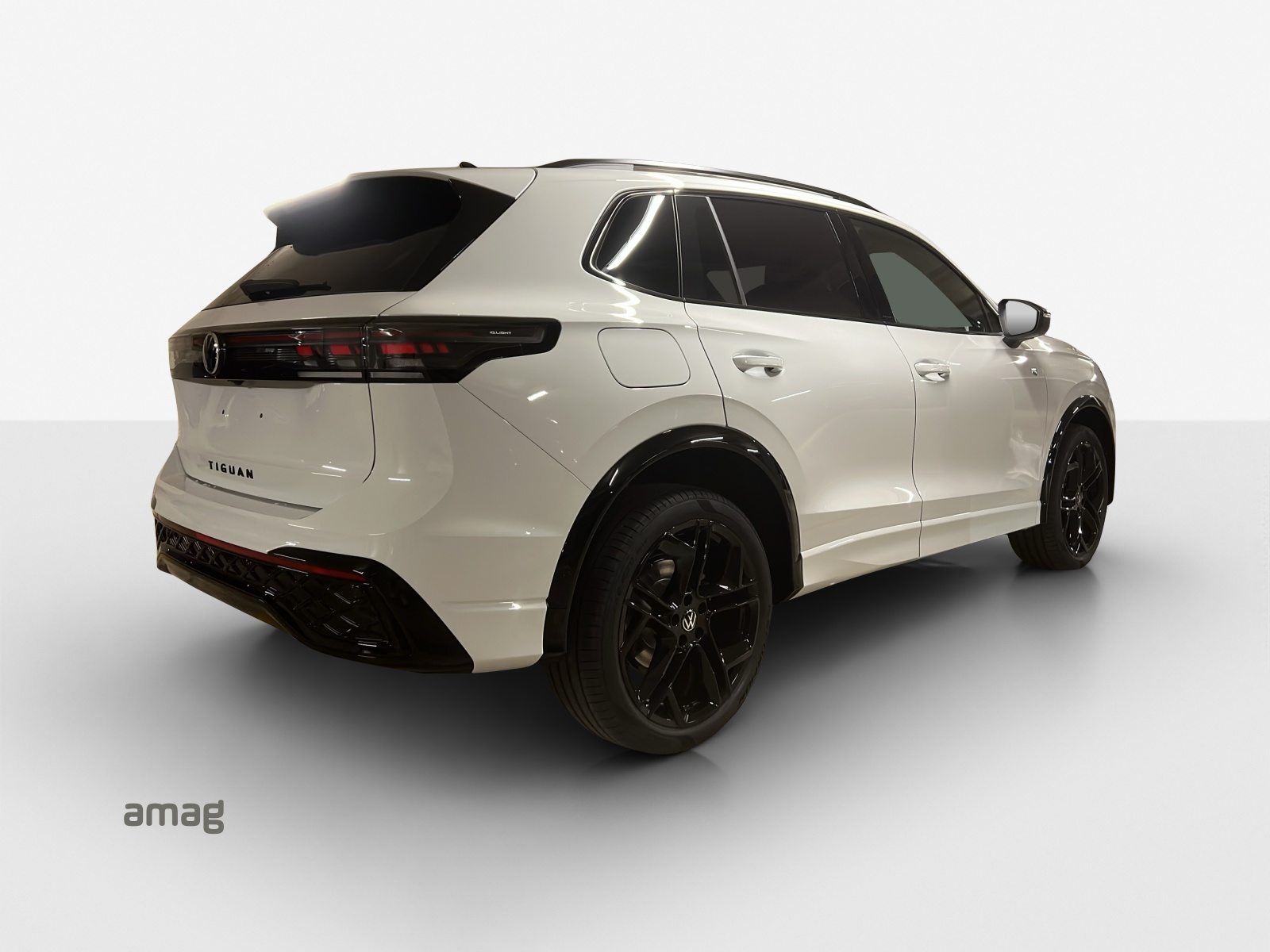 VW Tiguan R-Line, Petrol, New car, Automatic - 5