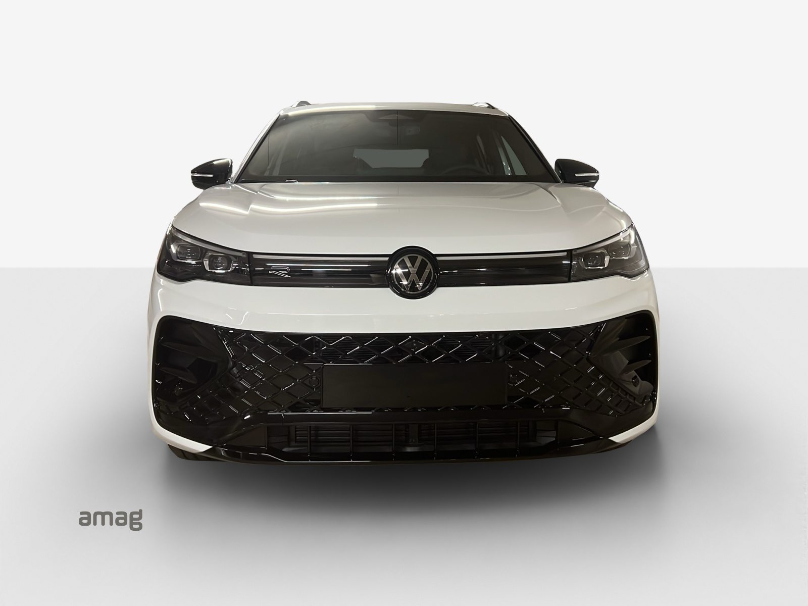 VW Tiguan R-Line, Petrol, New car, Automatic - 7