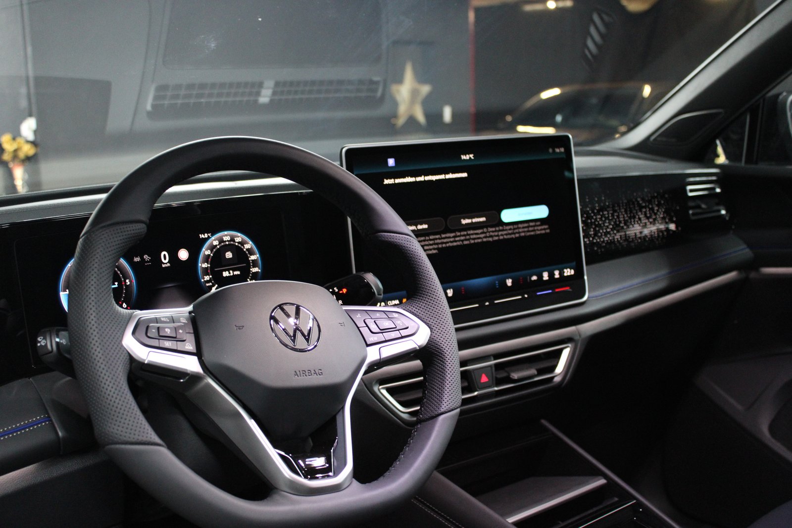 VW Tiguan 2.0TDI R-Line 4M, Diesel, Neuwagen, Automatik - 7