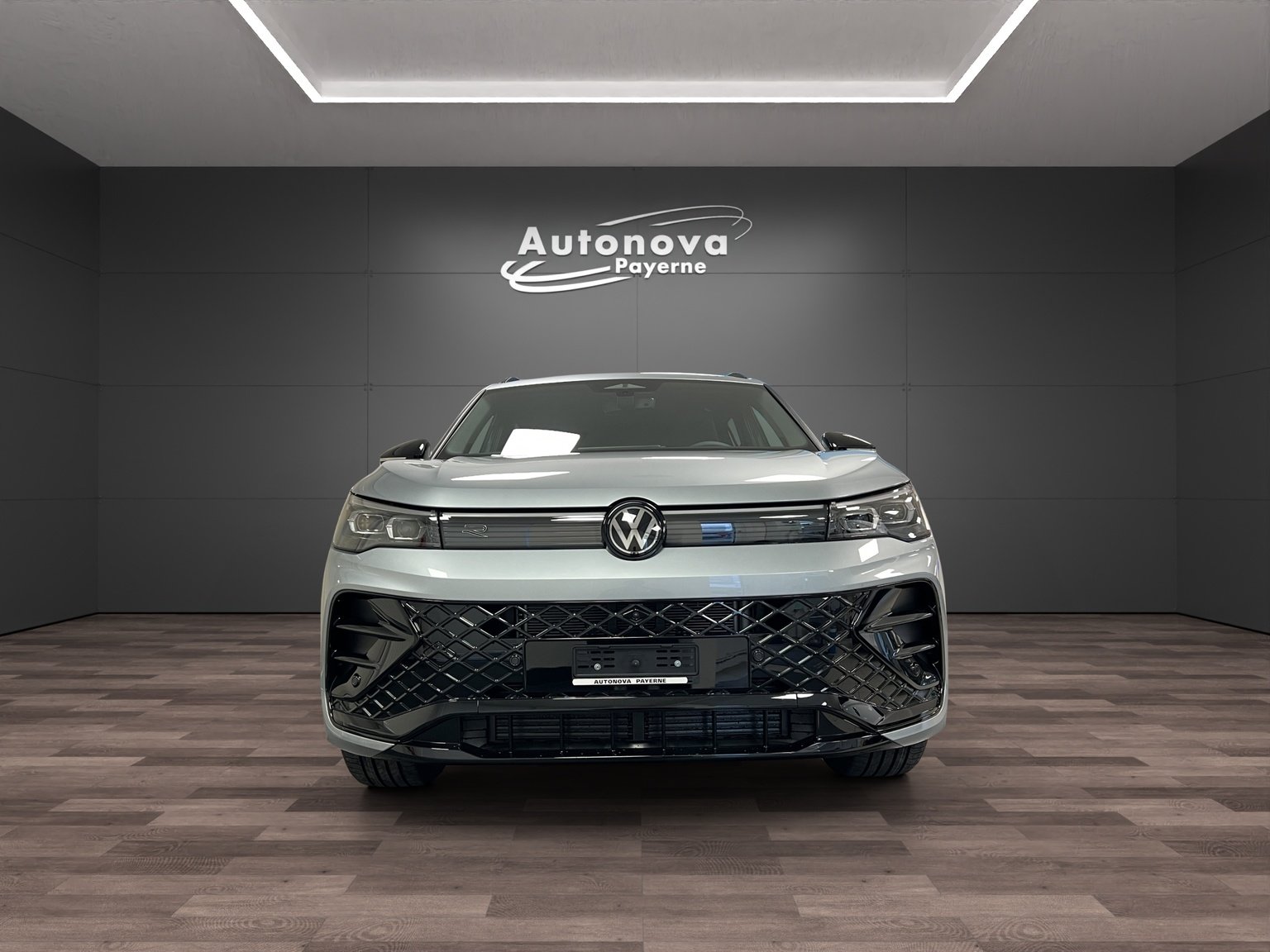VW Tiguan 1.5 TSI evo2 eHybrid R-Line DSG, Plug-in-Hybrid Benzina/Elettrica, Auto nuove, Automatico - 2