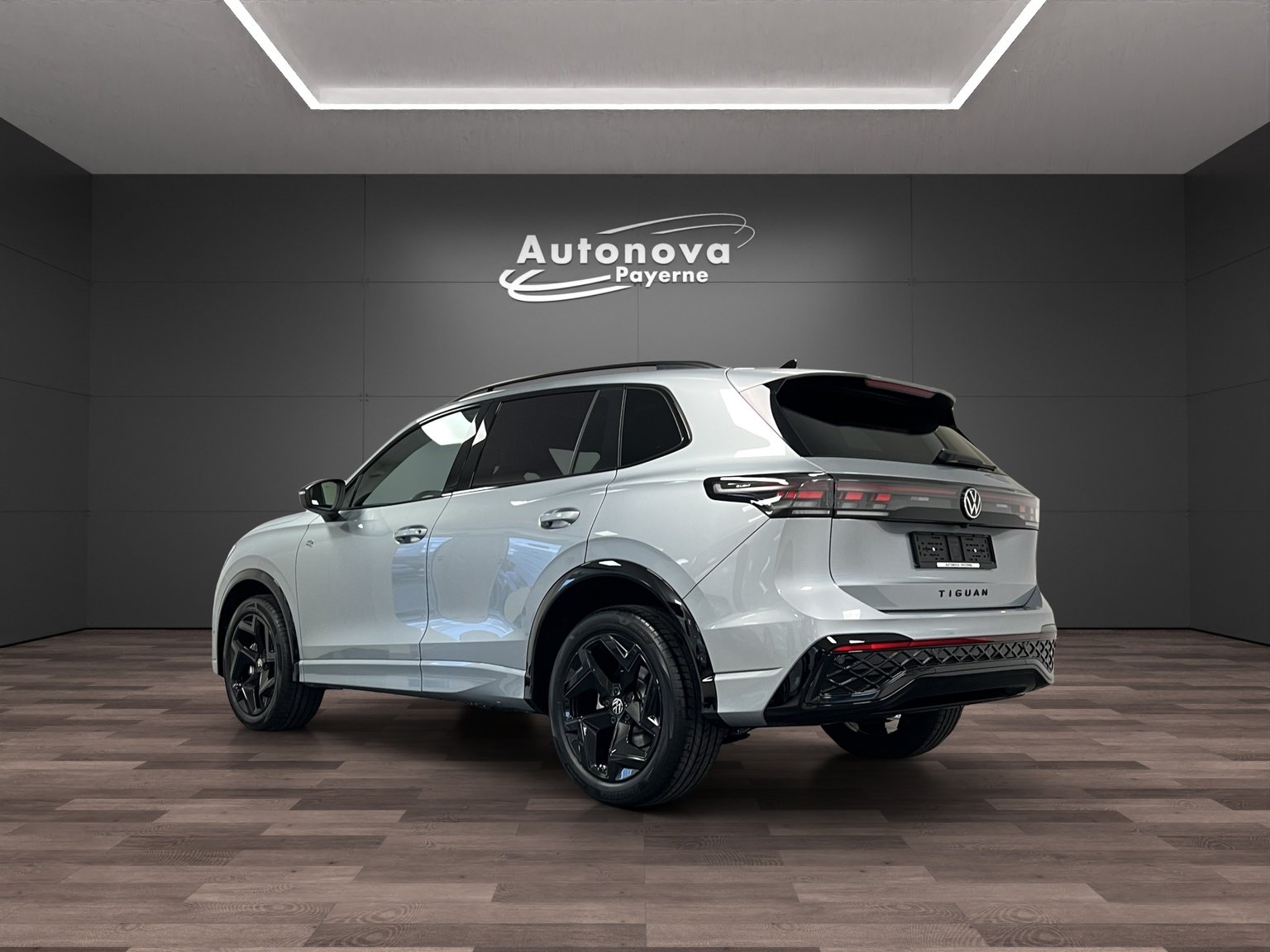 VW Tiguan 1.5 TSI evo2 eHybrid R-Line DSG, Plug-in-Hybrid Benzina/Elettrica, Auto nuove, Automatico - 4