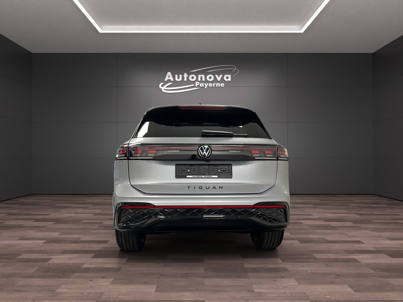 VW Tiguan 1.5 TSI evo2 eHybrid R-Line DSG, Plug-in-Hybrid Benzina/Elettrica, Auto nuove, Automatico - 5