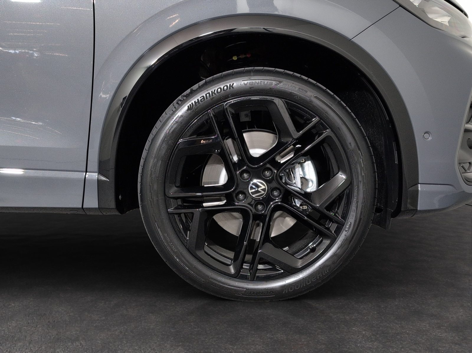 VW Tiguan R-Line, Diesel, New car, Automatic - 5