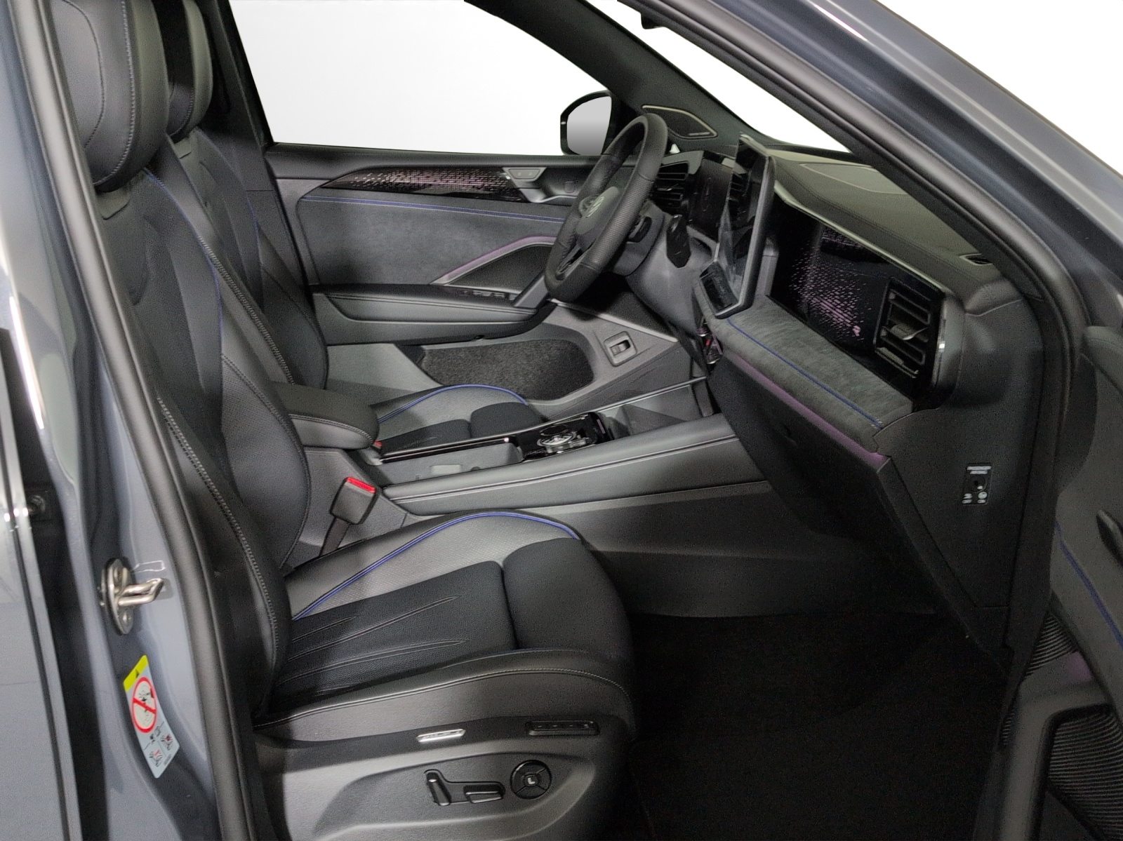 VW Tiguan R-Line, Diesel, New car, Automatic - 7