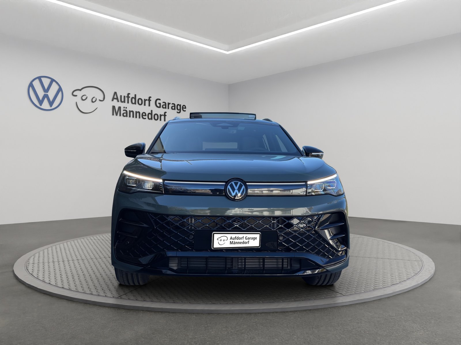 VW Tiguan 2.0 TSI DSG R-Line 4Motion, Benzin, Neuwagen, Automatik - 2