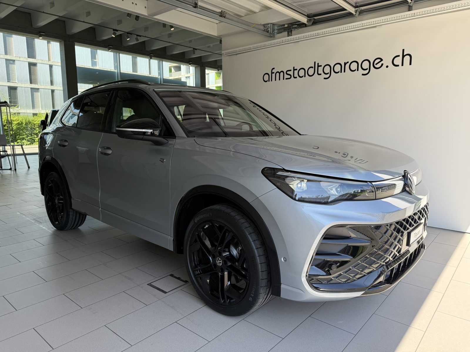 VW Tiguan R-Line Plus