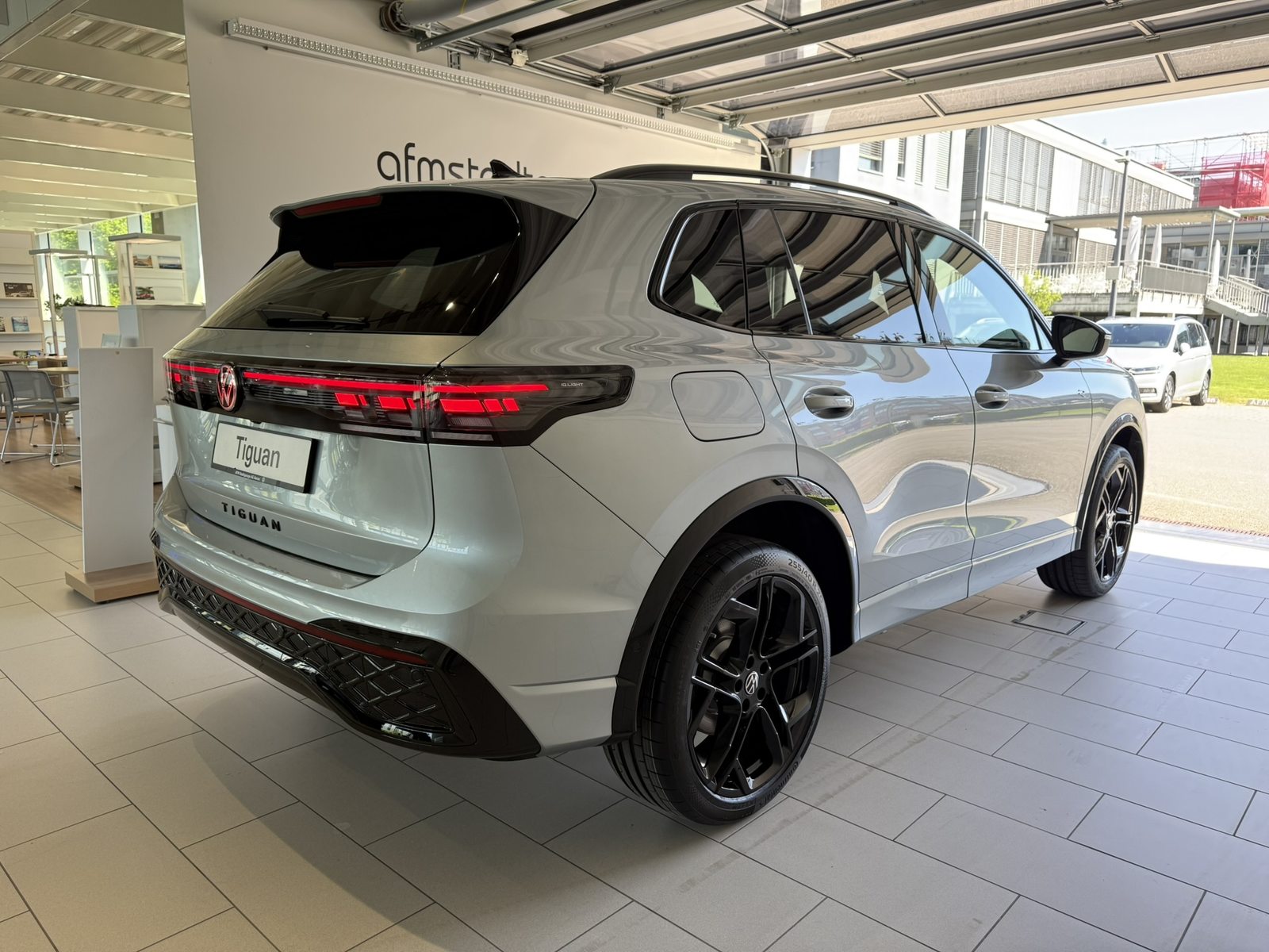 VW Tiguan R-Line Plus, Benzin, Neuwagen, Automatik - 6
