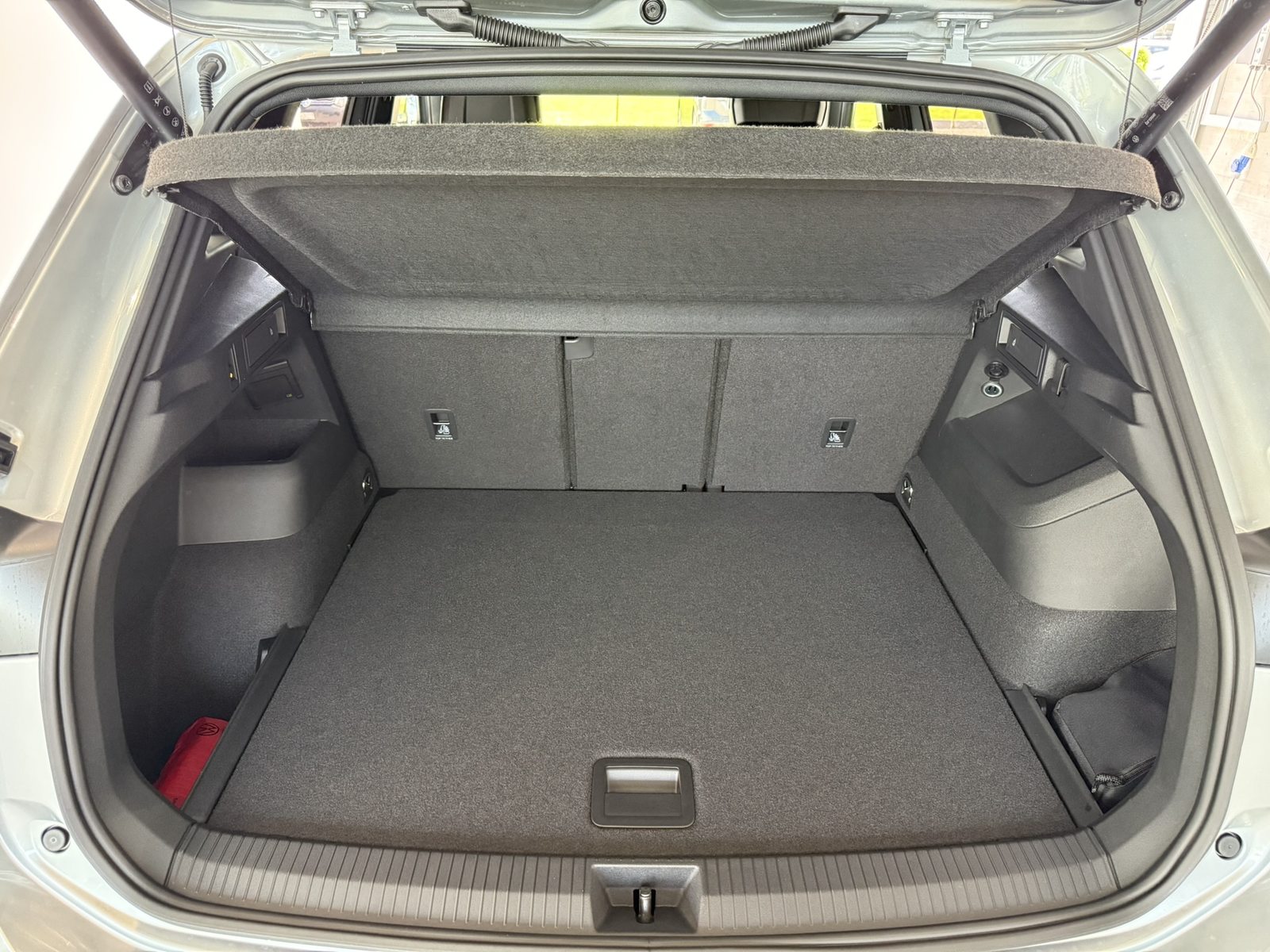 VW Tiguan R-Line Plus, Benzin, Neuwagen, Automatik - 7