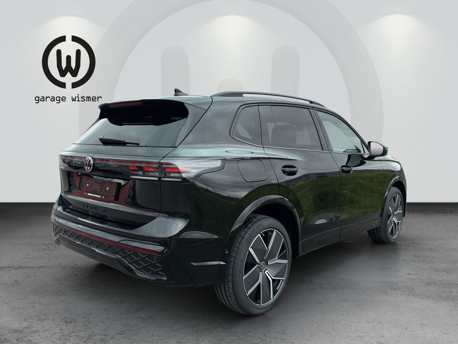 VW Tiguan R-Line Plus, Petrol, New car, Automatic - 4