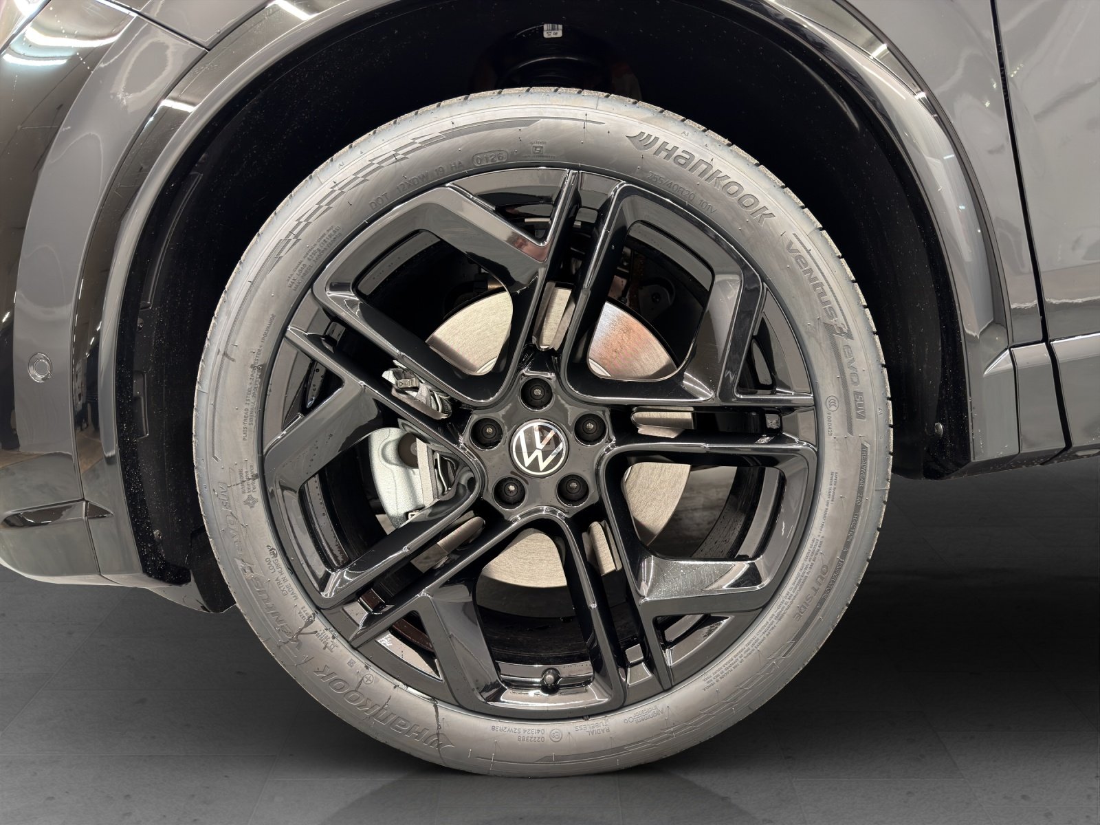 VW Tiguan 2.0 TSI R-Line DSG 4motion, Benzin, Neuwagen, Automatik - 6