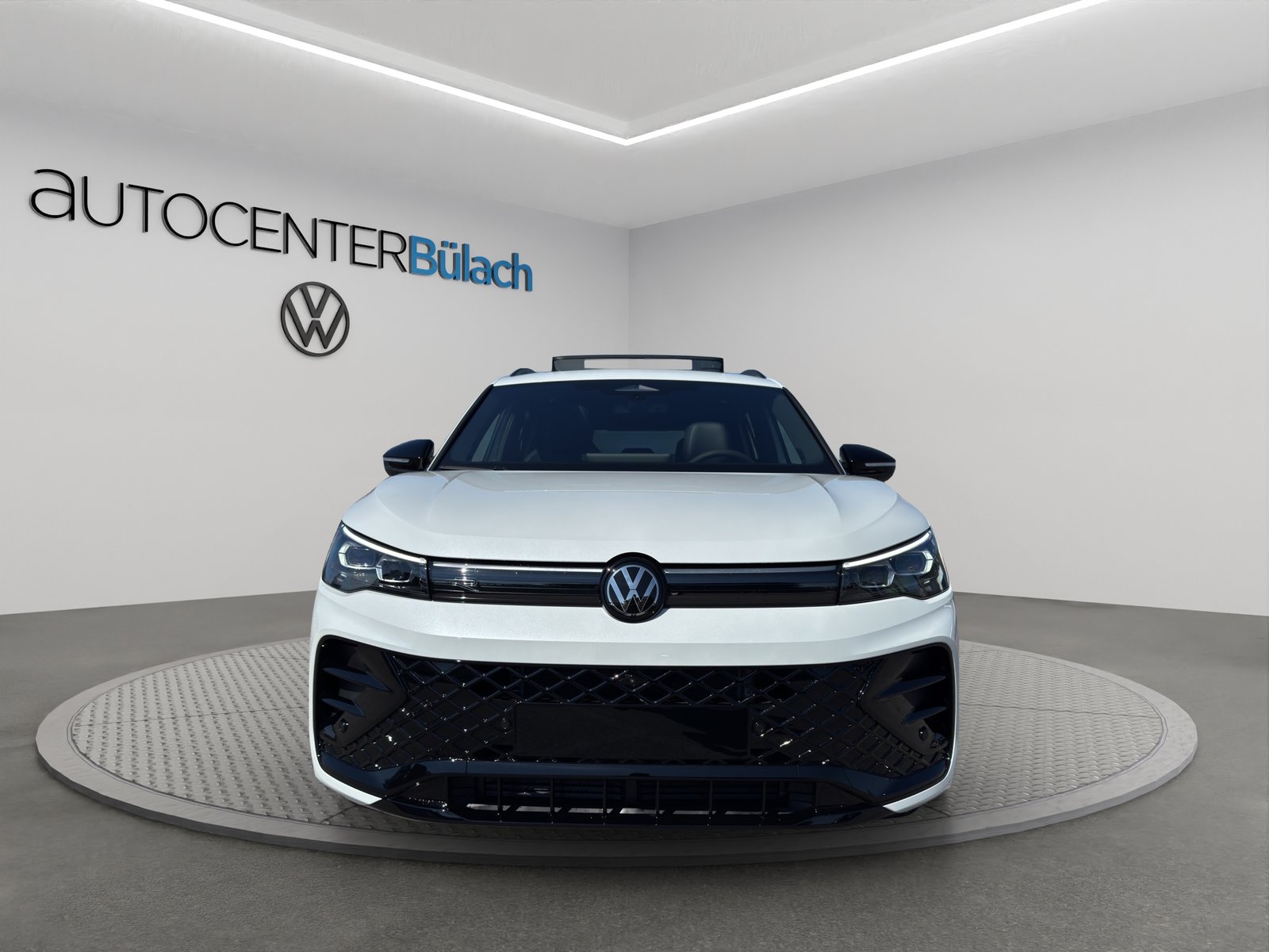 VW Tiguan R-Line Plus, Petrol, New car, Automatic - 2