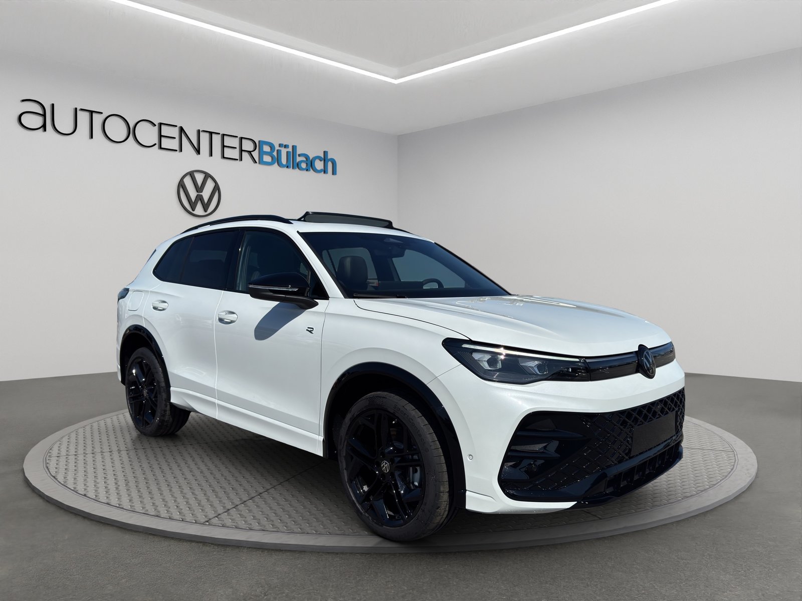 VW Tiguan R-Line Plus, Petrol, New car, Automatic - 3