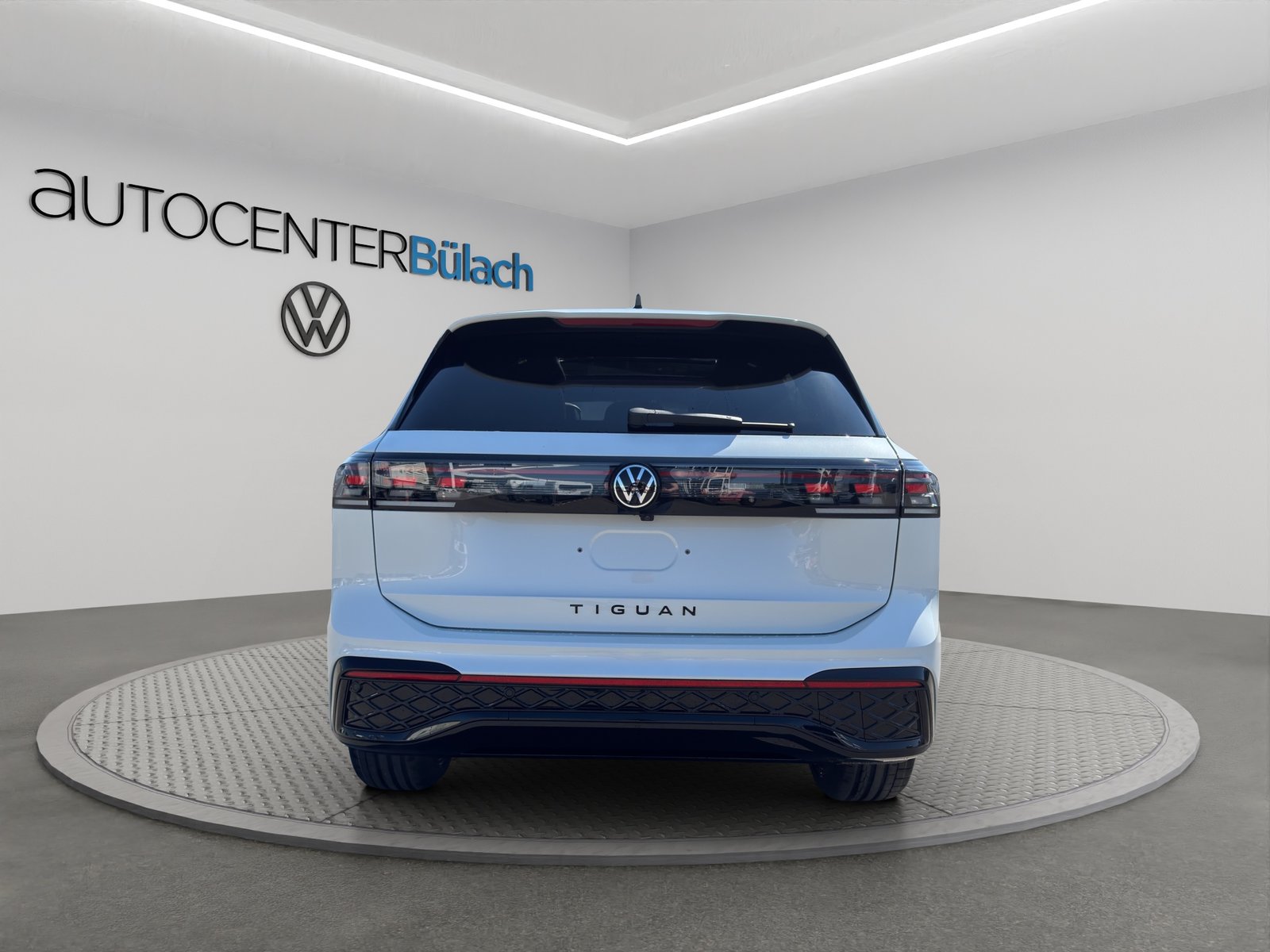 VW Tiguan R-Line Plus, Petrol, New car, Automatic - 6