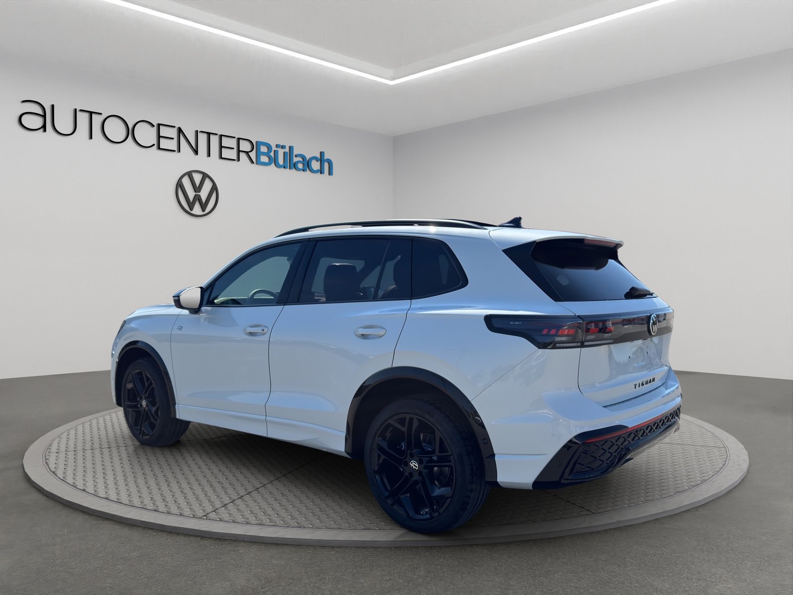 VW Tiguan R-Line Plus, Petrol, New car, Automatic - 7