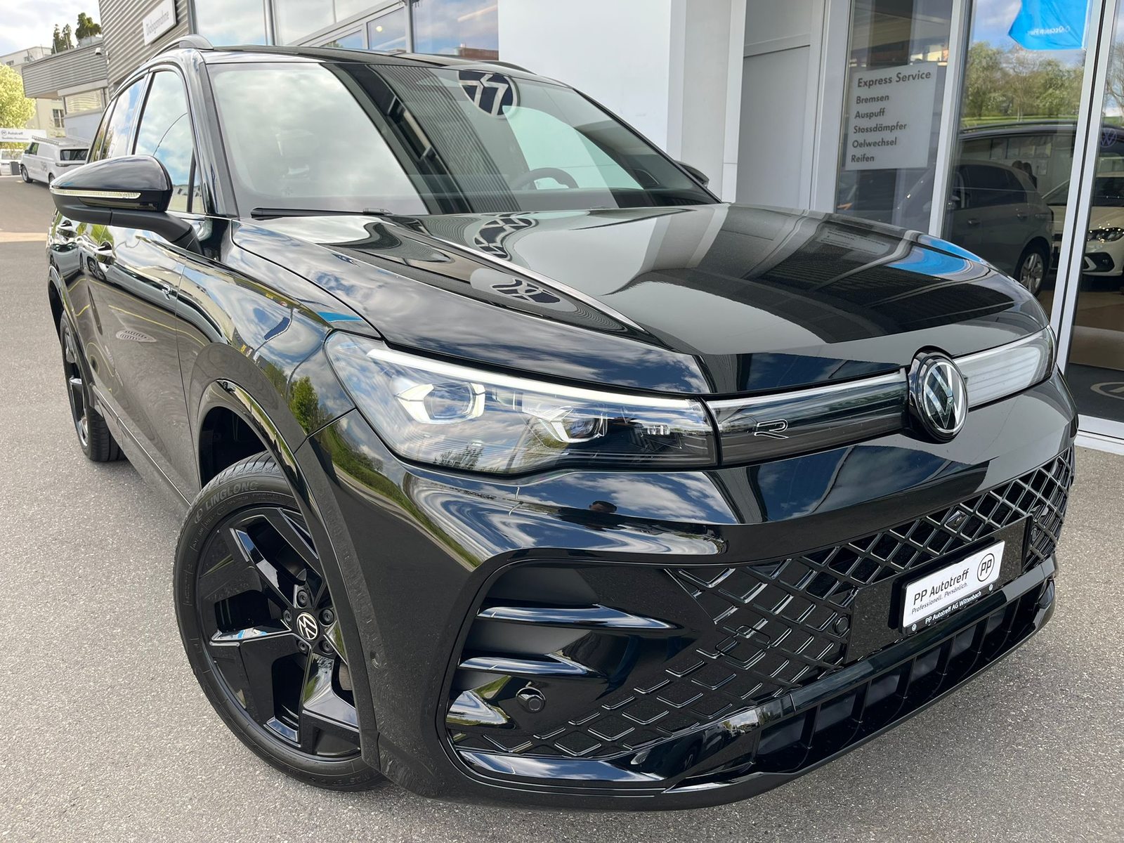 VW Tiguan R-Line, Benzina, Auto nuove, Automatico - 2