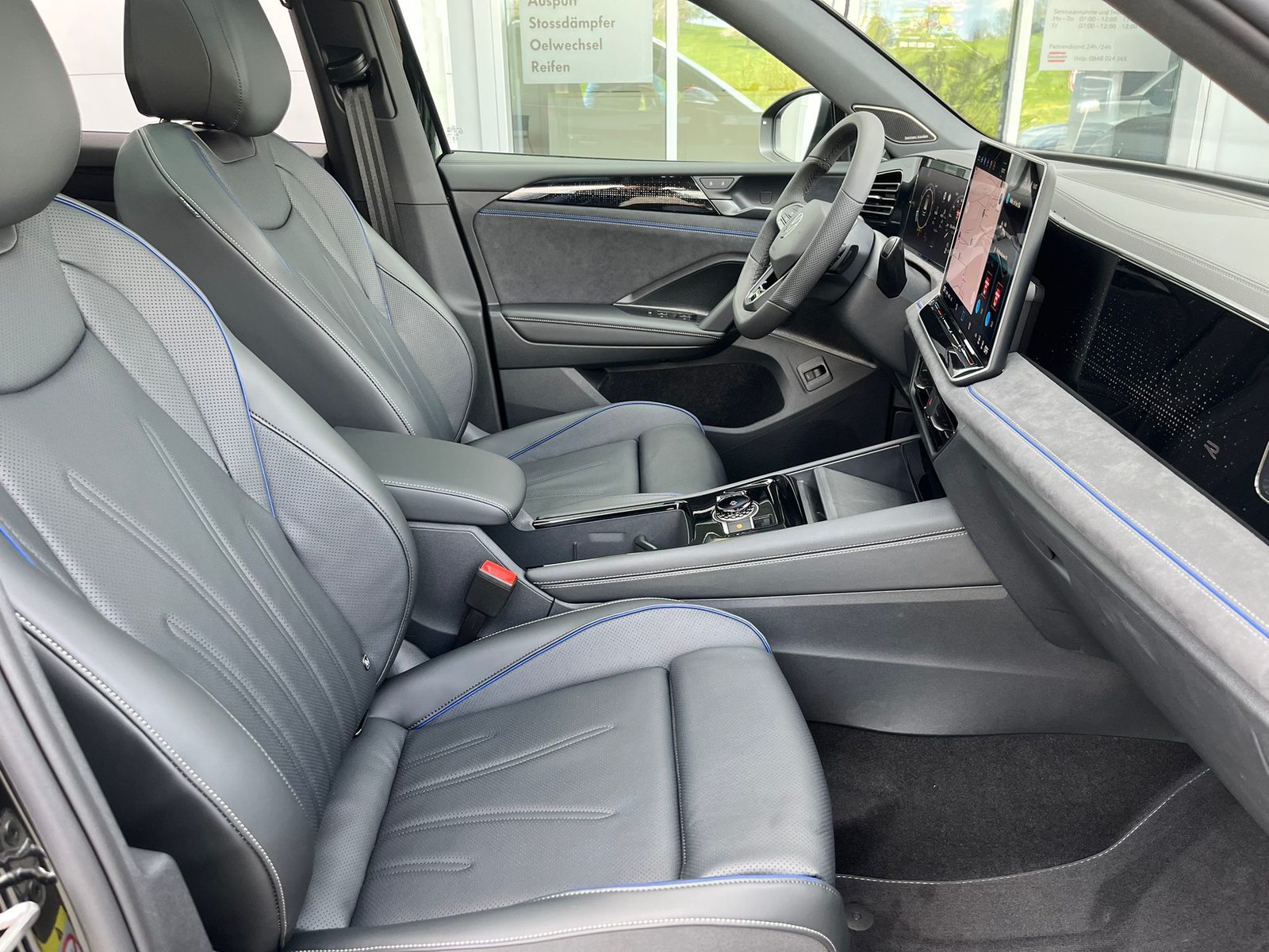 VW Tiguan R-Line, Benzina, Auto nuove, Automatico - 3