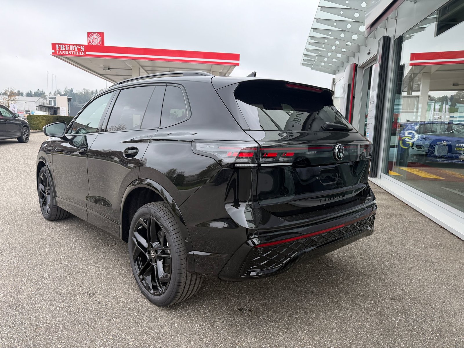 VW Tiguan 1.5 TSI evo2 eHybrid R-Line DSG, Plug-in-Hybrid Benzina/Elettrica, Auto nuove, Automatico - 3