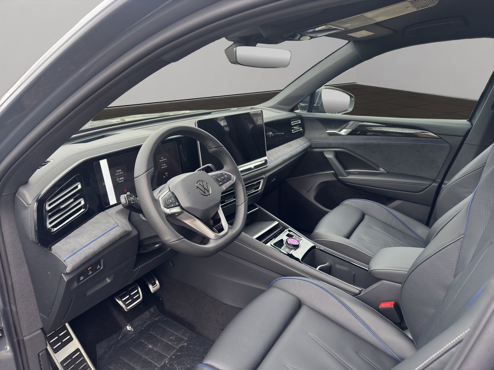 VW Tiguan 2.0 TSI DSG R-Line United 4Motion, Benzin, Neuwagen, Automatik - 4