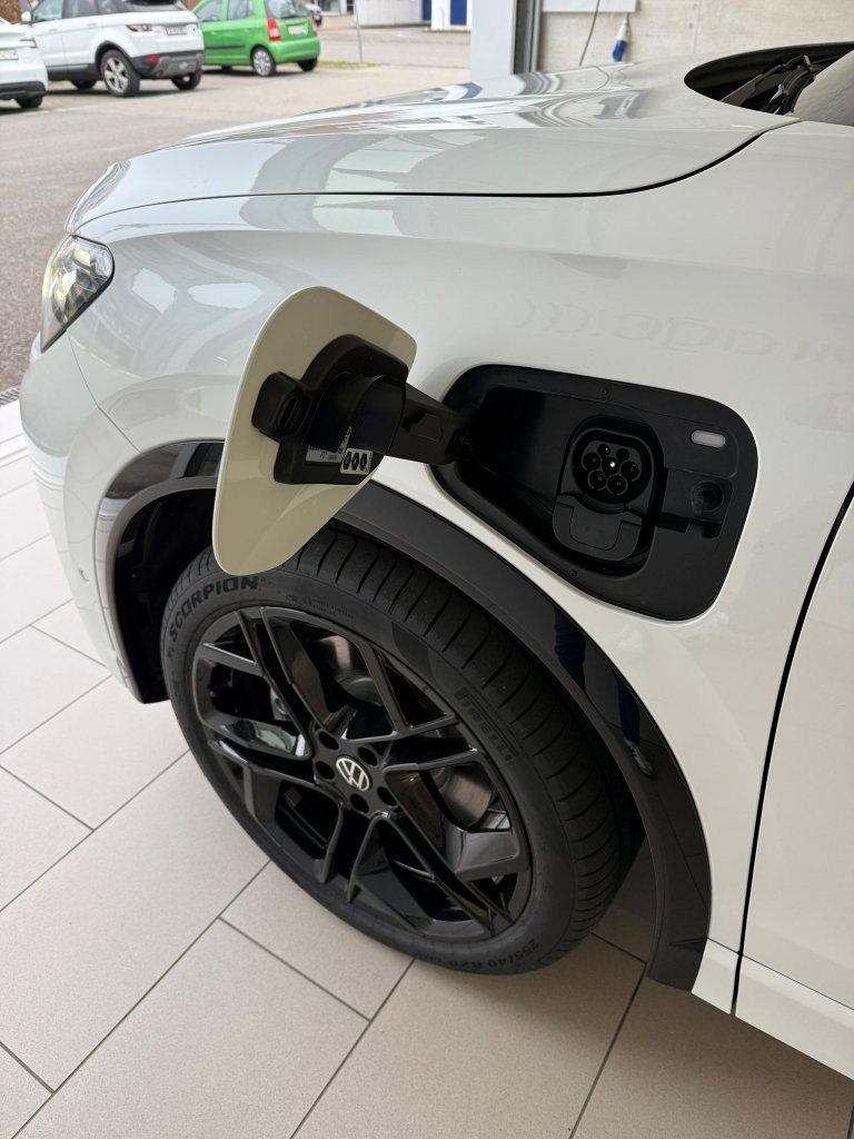 VW Tiguan R-Line, Hybride Intégral Essence/Électricité, Voiture nouvelle, Automatique - 6