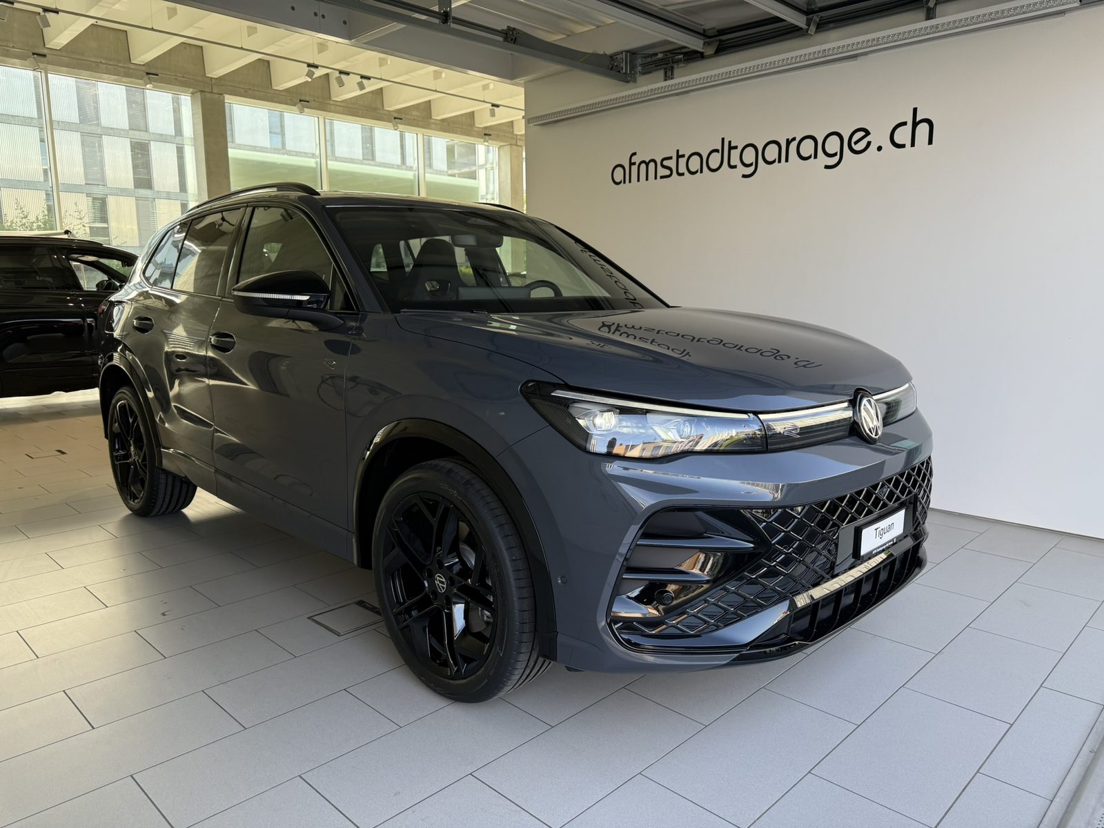 VW Tiguan R-Line