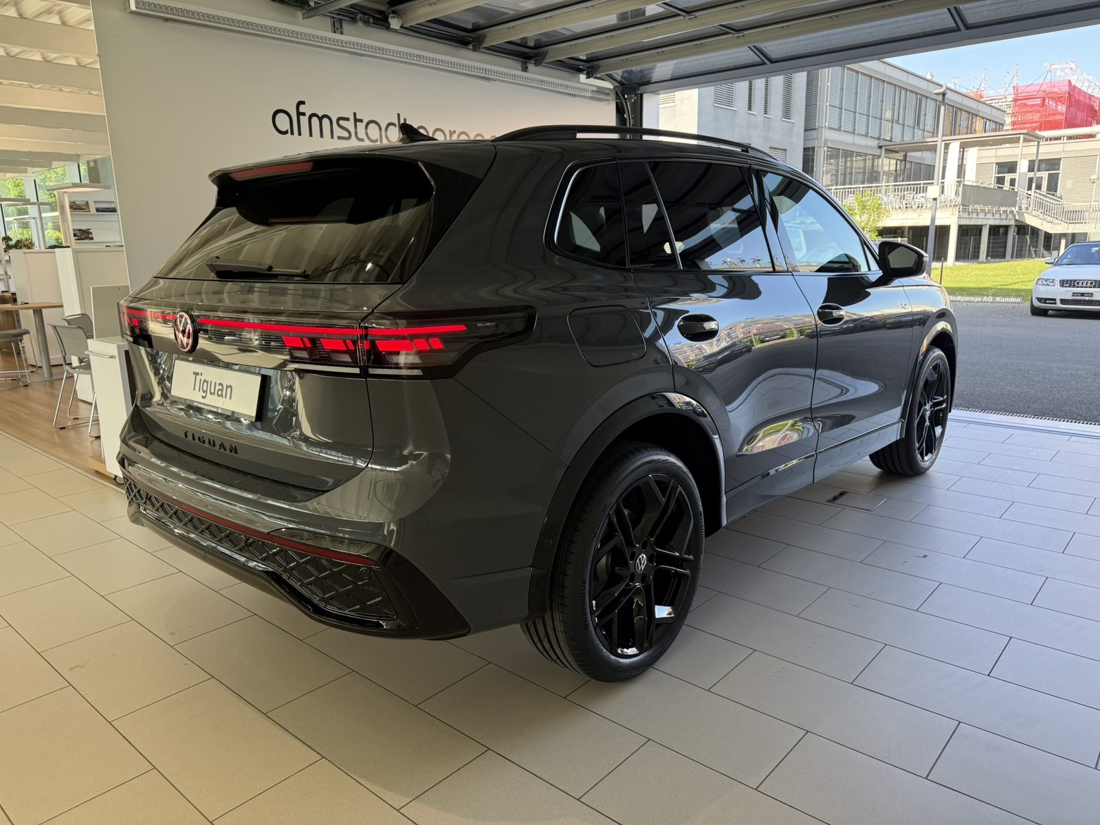 VW Tiguan R-Line, Benzina, Auto nuove, Automatico - 5