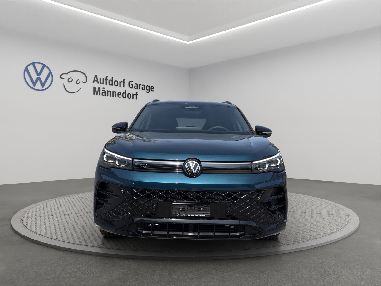 VW Tiguan 2.0 TSI DSG R-Line 4Motion, Petrol, New car, Automatic - 2