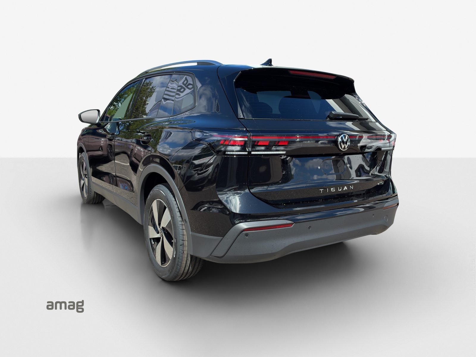 VW Tiguan UNITED, Petrol, New car, Automatic - 3