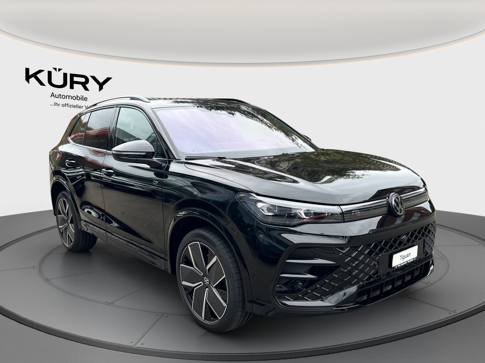 VW Tiguan R-Line, Petrol, New car, Automatic - 3
