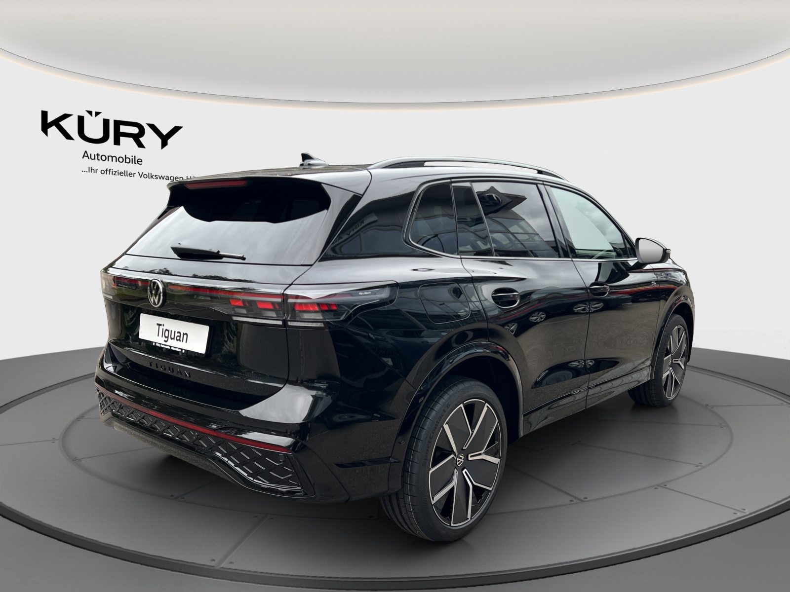 VW Tiguan R-Line, Petrol, New car, Automatic - 5