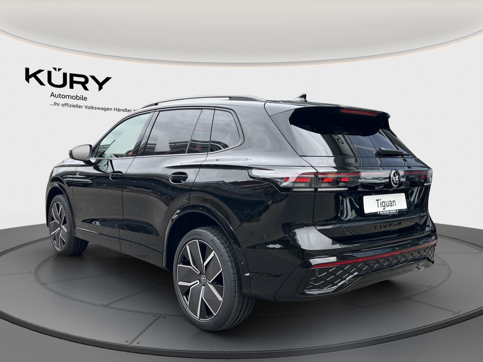 VW Tiguan R-Line, Petrol, New car, Automatic - 7