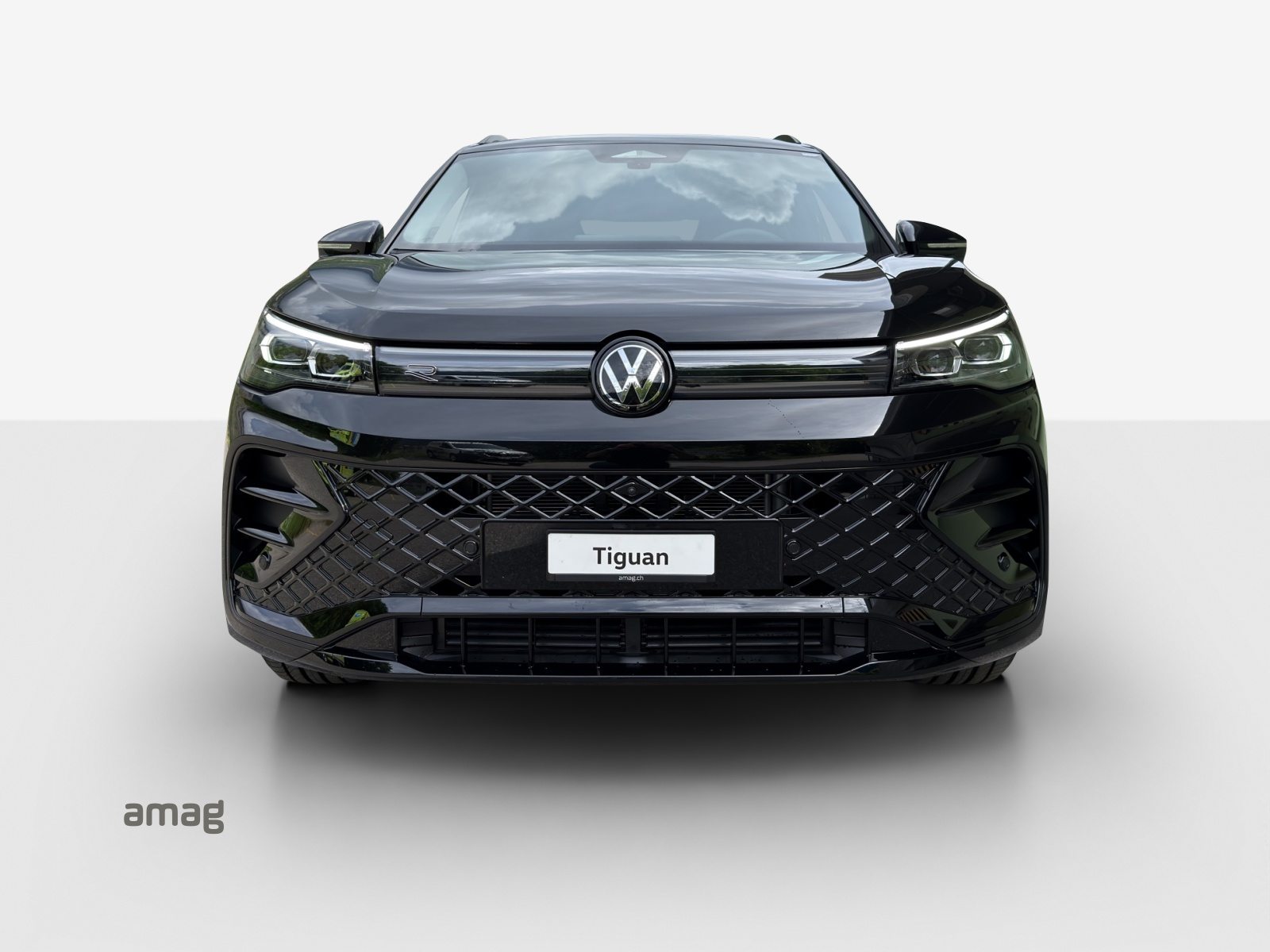 VW Tiguan R-Line, Petrol, New car, Automatic - 7
