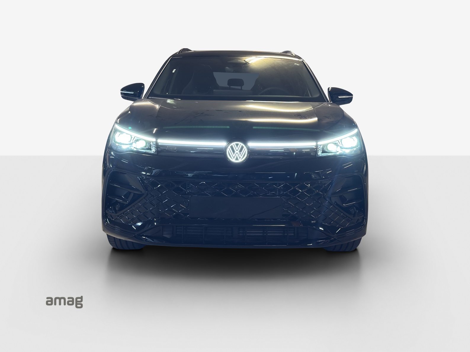 VW Tiguan R-Line, Petrol, New car, Automatic - 7