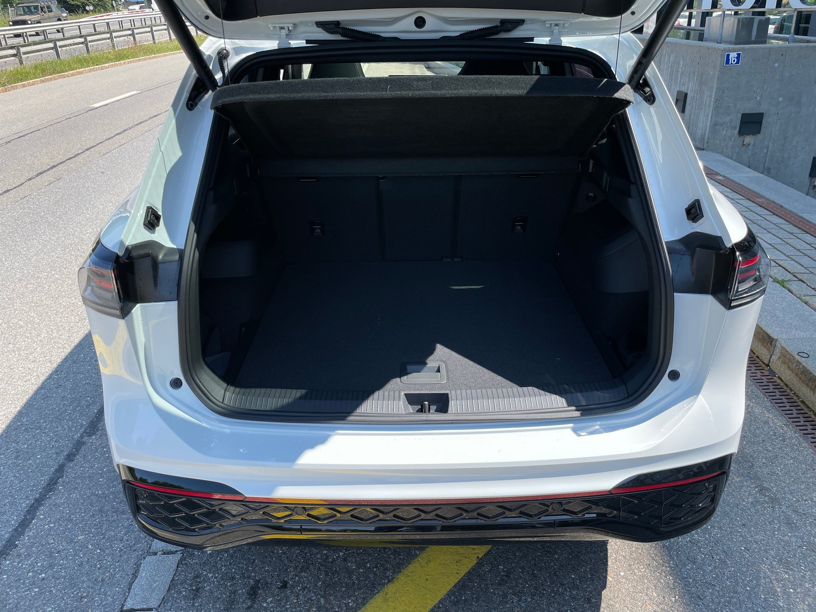 VW Tiguan 2.0 TDI SCR R-Line United 4Motion DSG, Diesel, Voiture nouvelle, Automatique - 6