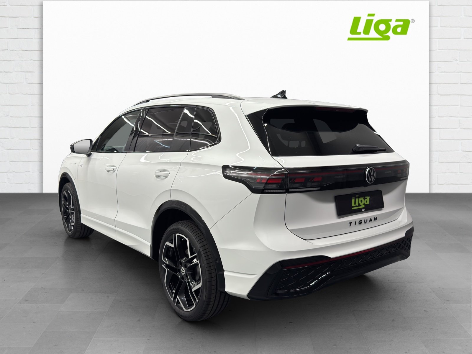 VW Tiguan 1.5 TSI PHEV R-Line United DSG, Hybride Rechargeable Essence/Électricité, Voiture nouvelle, Automatique - 4