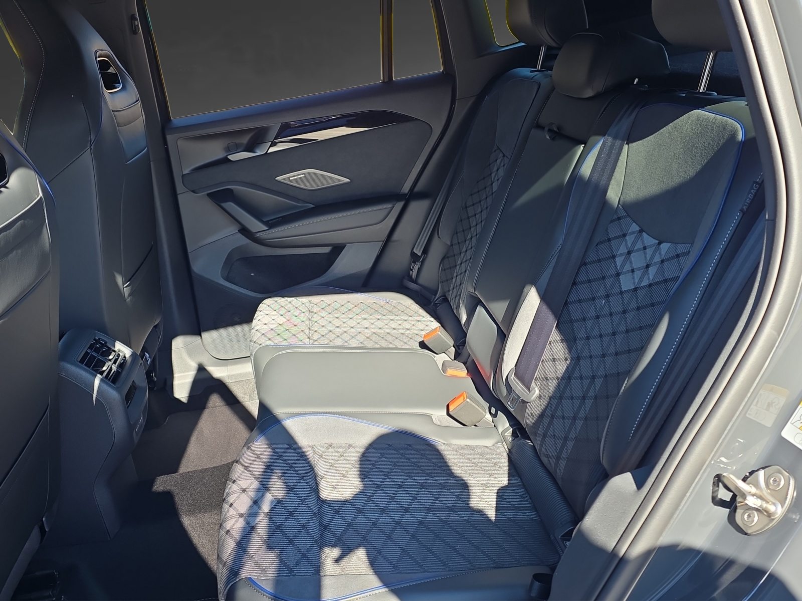 VW Tiguan R-Line Plus, Benzin, Neuwagen, Automatik - 7