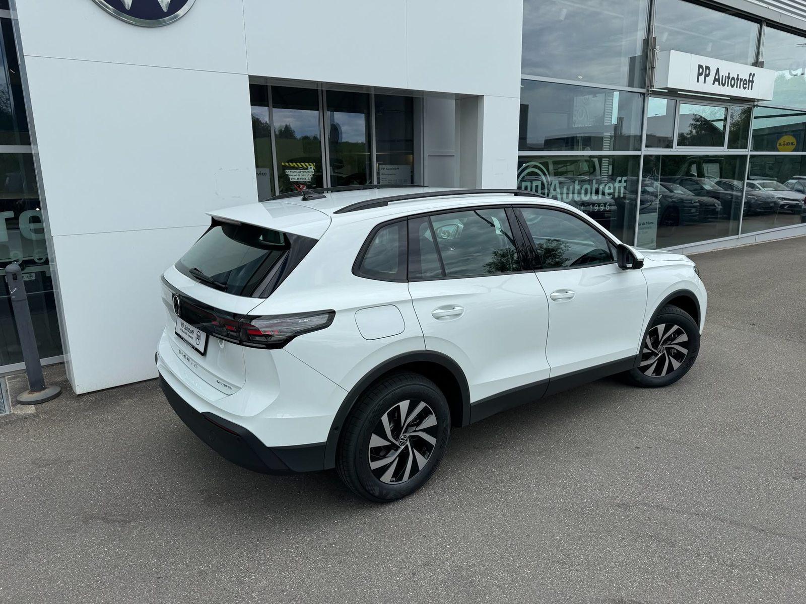 VW Tiguan Life, Hybride Integrale Benzina/Elettrica, Auto nuove, Automatico - 4