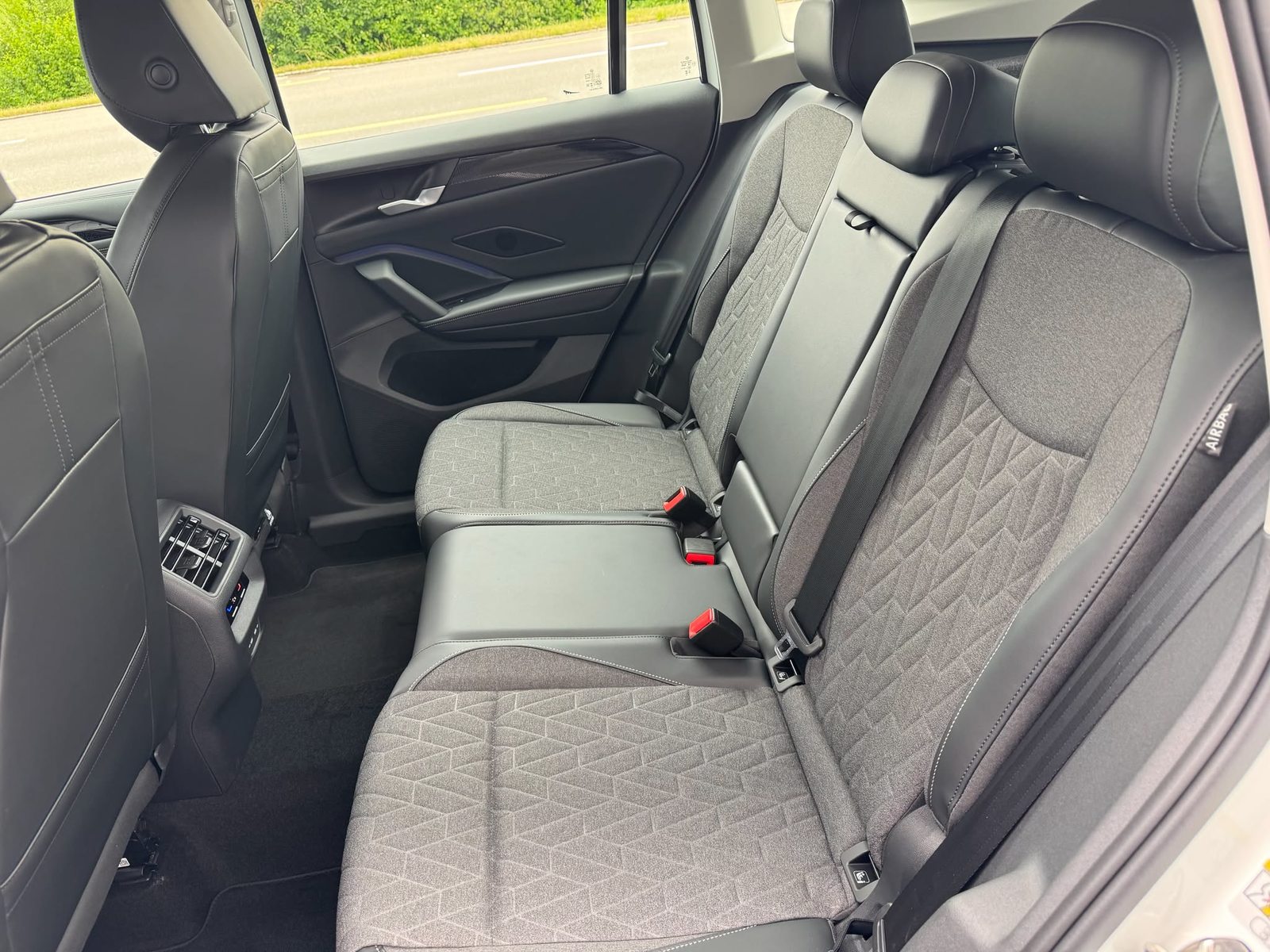 VW Tiguan Life, Hybride Integrale Benzina/Elettrica, Auto nuove, Automatico - 7