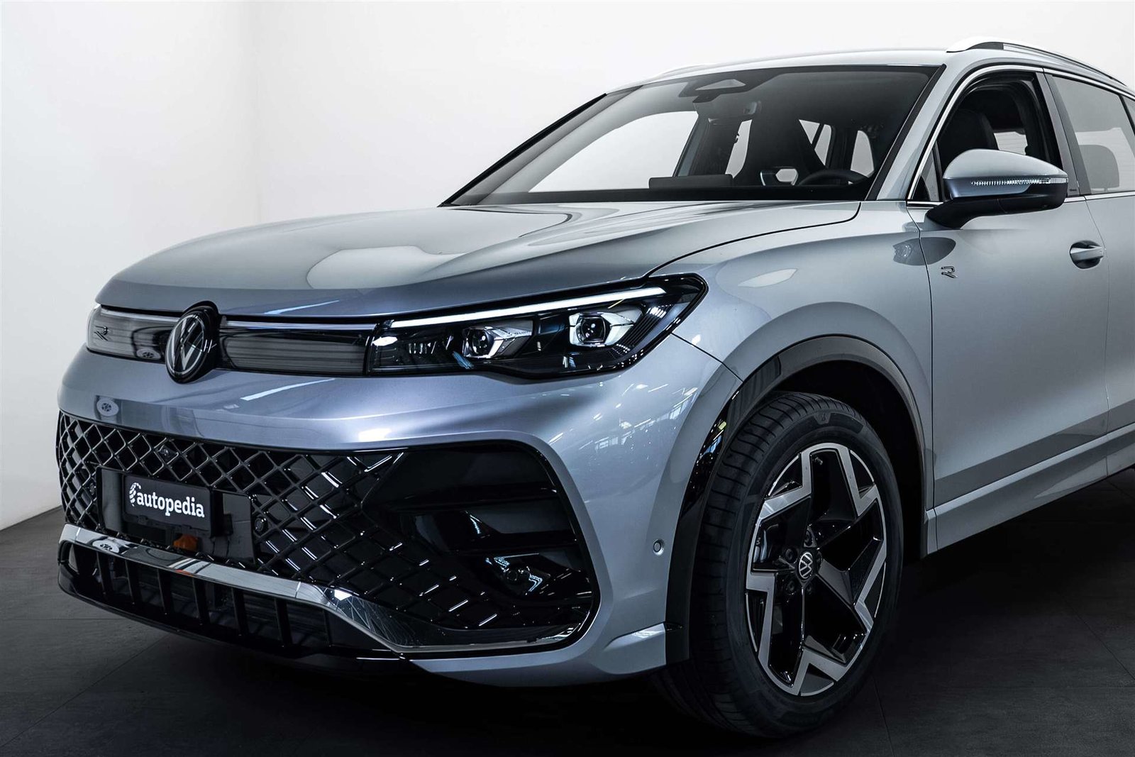 VW Tiguan 1.5 TSi evo2 mHEV R-Line DSG-Automat, Mild-Hybrid Benzin/Elektro, Neuwagen, Automatik - 2