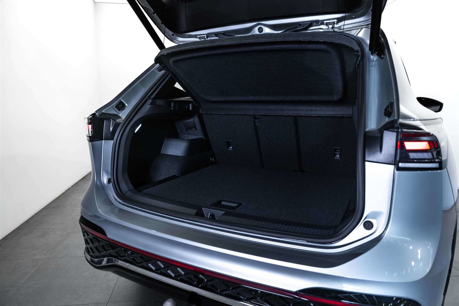 VW Tiguan 1.5 TSi evo2 mHEV R-Line DSG-Automat, Mild-Hybrid Benzin/Elektro, Neuwagen, Automatik - 6