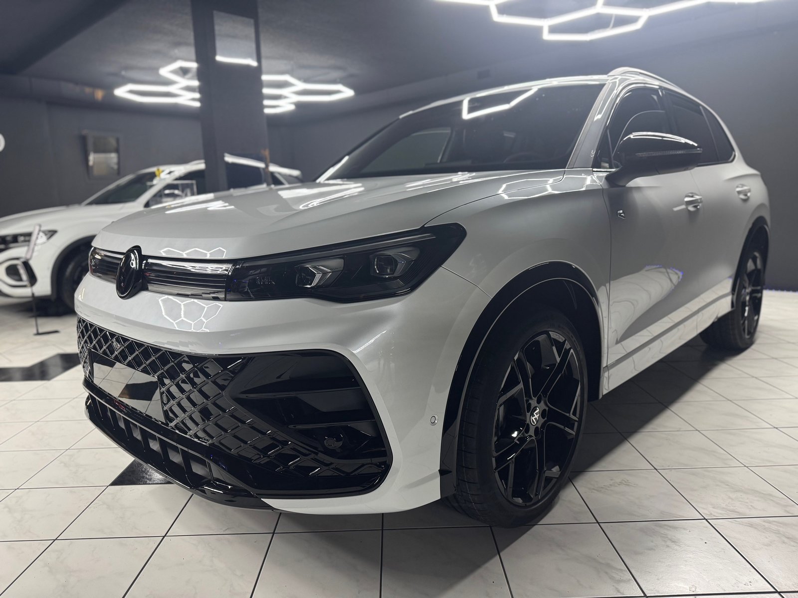 VW Tiguan 2.0TSI DSG R-Li 4M, Benzina, Auto nuove, Automatico - 5
