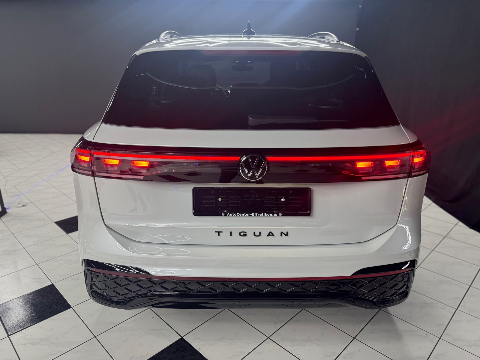 VW Tiguan 2.0TSI DSG R-Li 4M, Benzina, Auto nuove, Automatico - 6