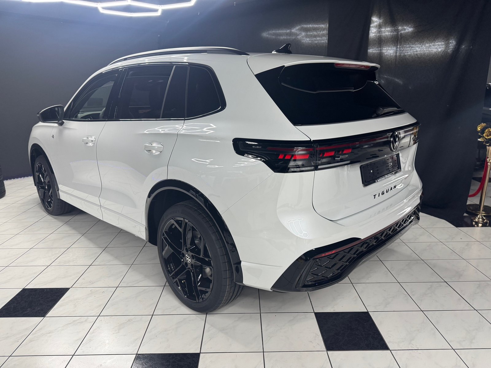 VW Tiguan 2.0TSI DSG R-Li 4M, Benzina, Auto nuove, Automatico - 7