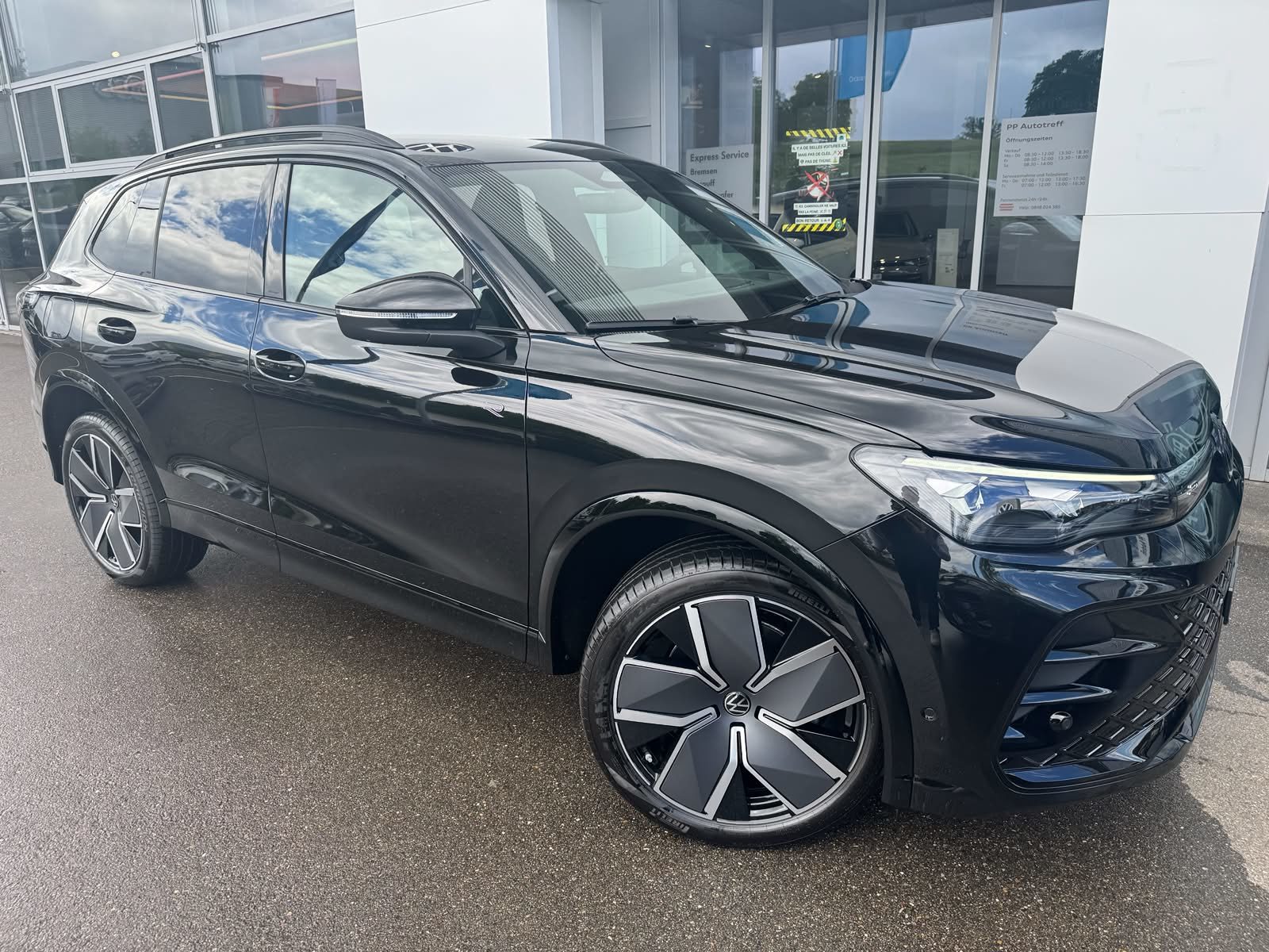 VW Tiguan R-Line UNITED, Essence, Voiture nouvelle, Automatique - 2